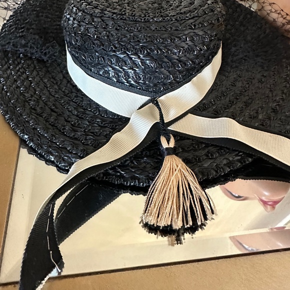 MARVELOUS 1940s\' BLACK STRAW TILT HAT WITH CREAM GROSGRAIN BAND/TASSELS + VEIL main image 6